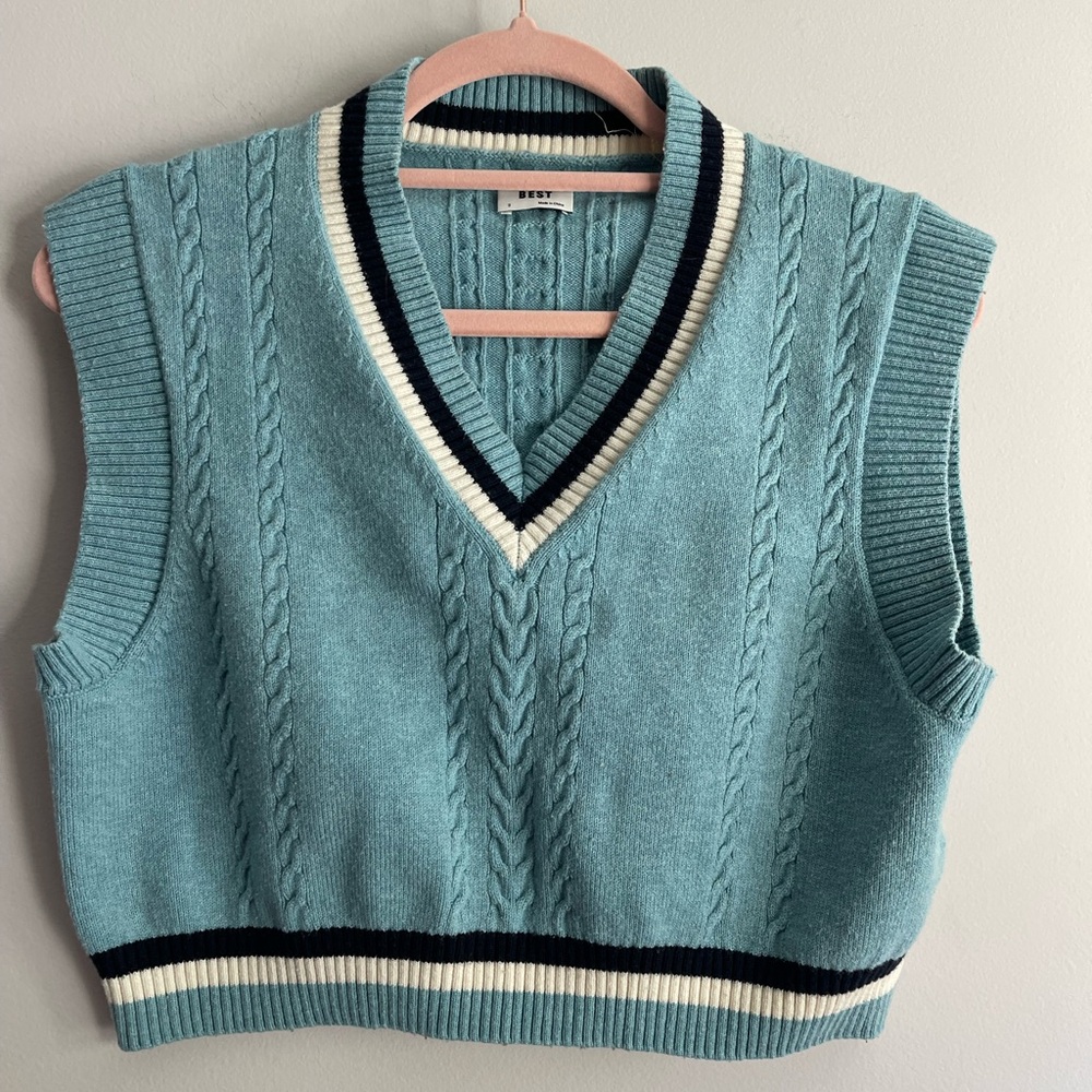 Sunday Best sweeter, size small, EUC